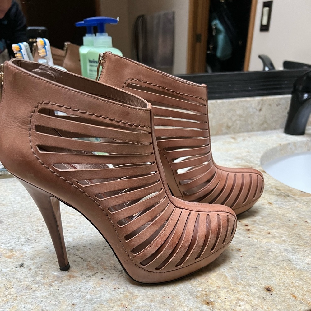 Elegant Tan Women's Heeled Booties